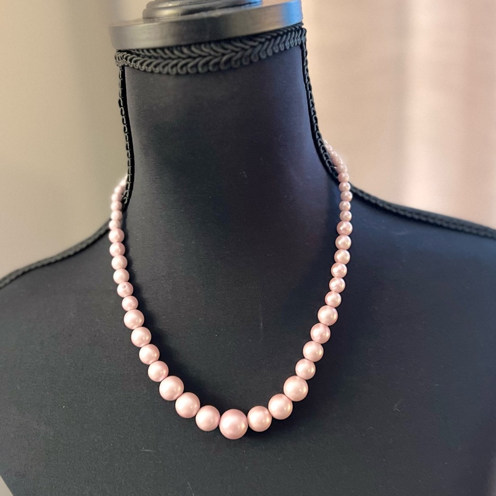 Elegant Pink Pearl Necklace